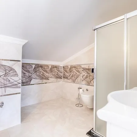 Homestay Jash Bedrooms *